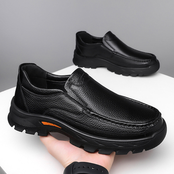 Sprogimai pavasarį ir rudenį nauji pirmojo sluoksnio karvės odos vyriški tėvo laisvalaikio odiniai batai vidutinio ir pagyvenusio amžiaus tėvams minkšti odiniai batai plaukų karta