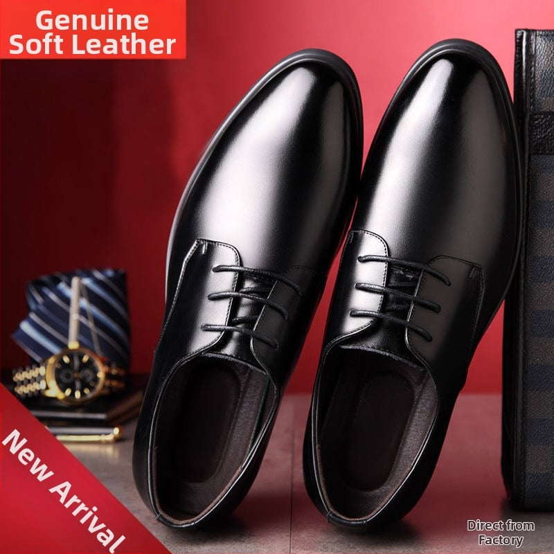 Tikros minkštos odos odiniai batai už specialią kainą. Vyriški madingi laisvalaikio odiniai batai. Jaunimo verslo darbo batai. Vyriški mada.