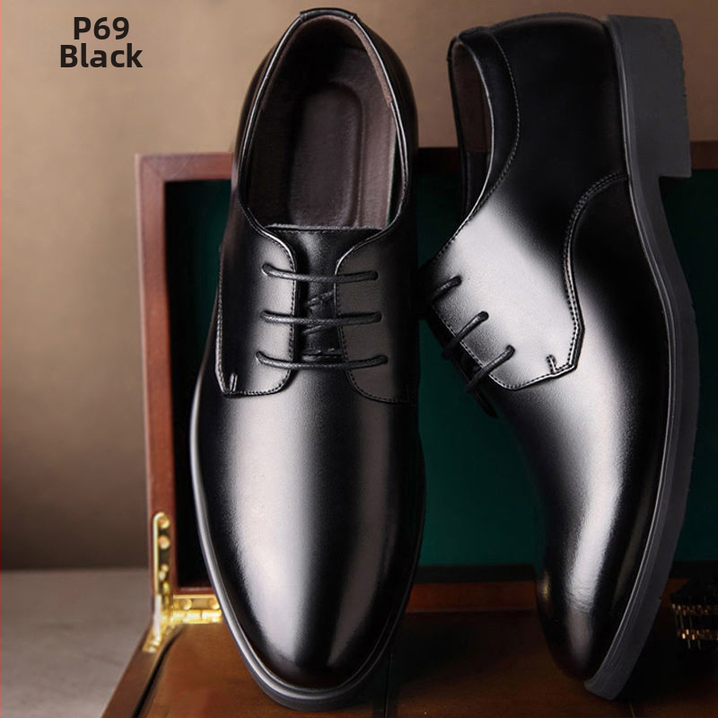 Tikros minkštos odos odiniai batai už specialią kainą. Vyriški madingi laisvalaikio odiniai batai. Jaunimo verslo darbo batai. Vyriški mada.