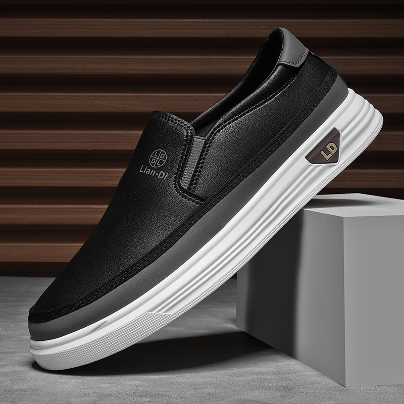 2025 Nové jesenné pánske čiapky veľkej veľkosti, priedušné ležérne mokasíny, módne kožené topánky, trendy pánske topánky