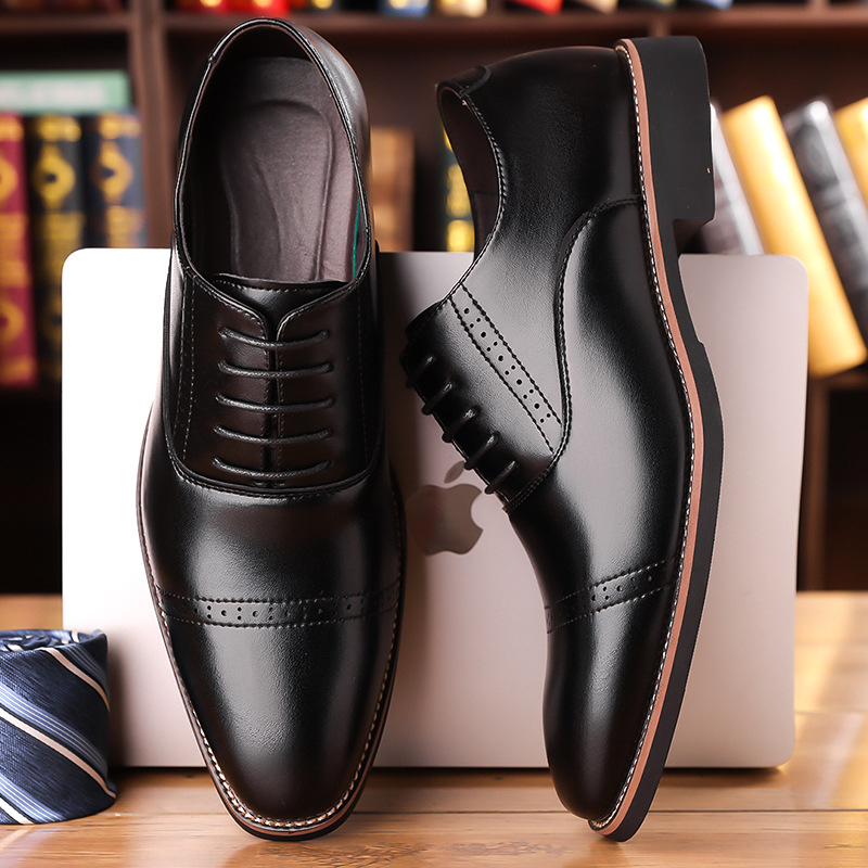 Šiljaste rezbarene britanske muške poslovne ležerne kožne cipele, korejske formalne muške kožne cipele s vezicama, muške cipele većih veličina 4748
