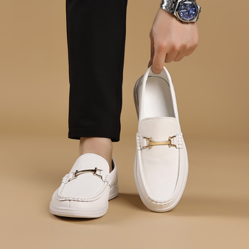 Ľahké ležérne kožené topánky pánske jarné 2025 kórejské ležérne nazúvacie priedušné topánky pre mužov