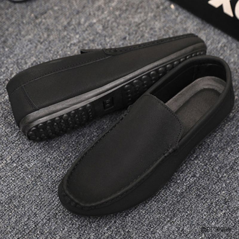 Skaisti jauni pusaudži, moderni, slinki, vīriešu uzvelkami apavi ar zirņu ādu, vīriešu apavi ar zemu augšdaļu, mīkstu zoli, nodilumizturīgi, pretslīdes apavi