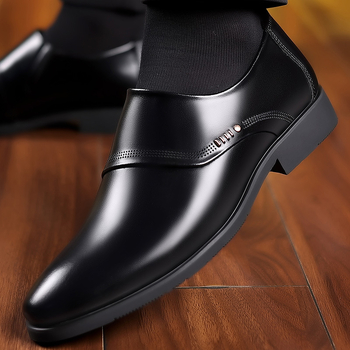 Ανδρικά Δερμάτινα Παπούτσια 2025 Καλοκαίρι Νέα Βρετανικά Ανδρικά Slip-On Επιχειρηματικά Επίσημα Δερμάτινα Παπούτσια με Μαλακή Σόλα και Αντιολισθητικά Παπούτσια Γαμπρού για Γάμο