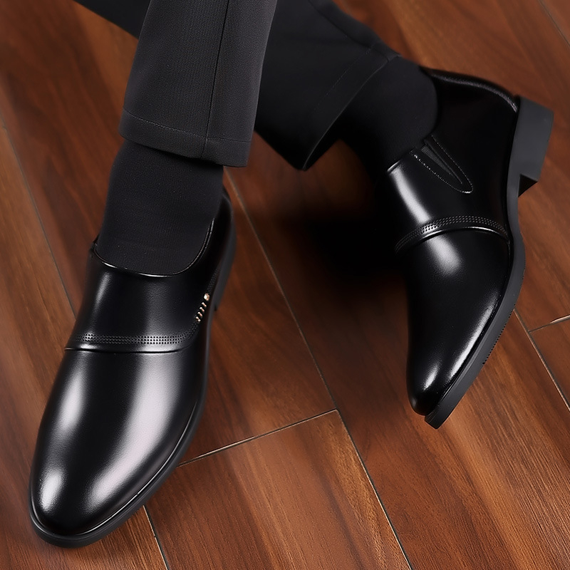 Pánske kožené topánky Letné nové britské pánske nazúvacie obchodné formálne kožené topánky s mäkkou podrážkou, protišmykové ženíchove svadobné topánky