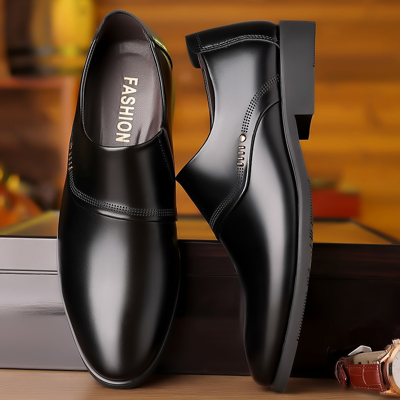 Pánske kožené topánky Letné nové britské pánske nazúvacie obchodné formálne kožené topánky s mäkkou podrážkou, protišmykové ženíchove svadobné topánky