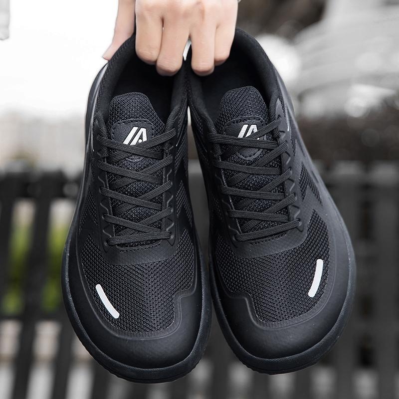 Rýchle trasenie rúk cezhraničné pánske outdoorové turistické celočierne športové módne topánky so širokou špičkou ležérne skate topánky 48 yardov barefoot topánky