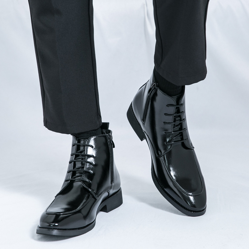 2024. gada rudens un ziemas spilgti modes augstpapēžu zābaki ar pārrobežu rakstu, plus izmēra, krāsu pieskaņoti augstpapēžu ādas zābaki ar rāvējslēdzēju un šņorēm.