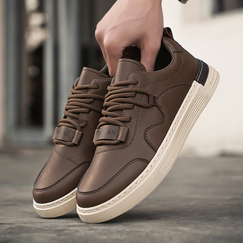 Ανδρικά παπούτσια 2025 νέα ανοιξιάτικα δερμάτινα αναπνεύσιμα παπούτσια σανίδας διασυνοριακά plus size μοντέρνα αθλητικά παπούτσια casual παπούτσια εργασίας για άνδρες