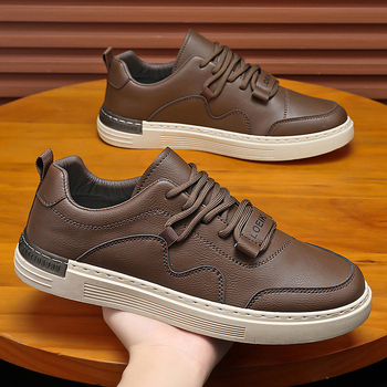 Ανδρικά παπούτσια 2025 νέα ανοιξιάτικα δερμάτινα αναπνεύσιμα παπούτσια σανίδας διασυνοριακά plus size μοντέρνα αθλητικά παπούτσια casual παπούτσια εργασίας για άνδρες
