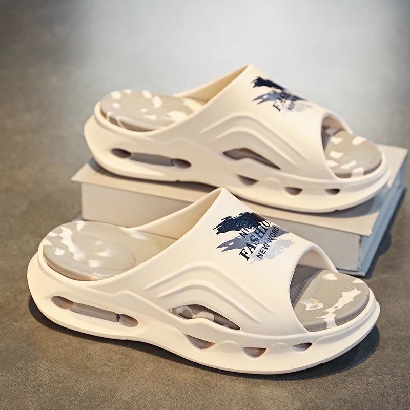 Cezhraničné papuče pánske letné oblečenie 2025 nový trend pocit exkrementov mäkké ležérne sandále s hrubou podrážkou generácia vlasov
