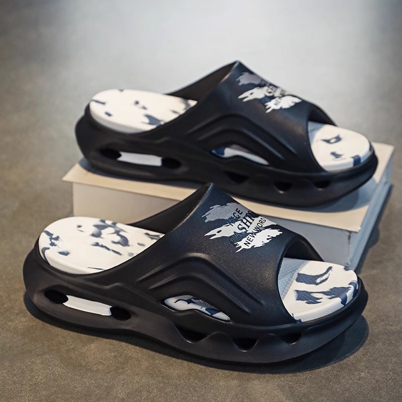 Cezhraničné papuče pánske letné oblečenie 2025 nový trend pocit exkrementov mäkké ležérne sandále s hrubou podrážkou generácia vlasov