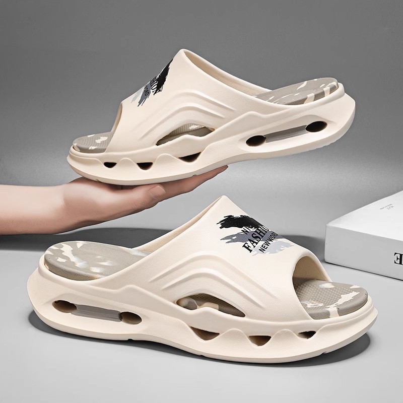Cezhraničné papuče pánske letné oblečenie 2025 nový trend pocit exkrementov mäkké ležérne sandále s hrubou podrážkou generácia vlasov