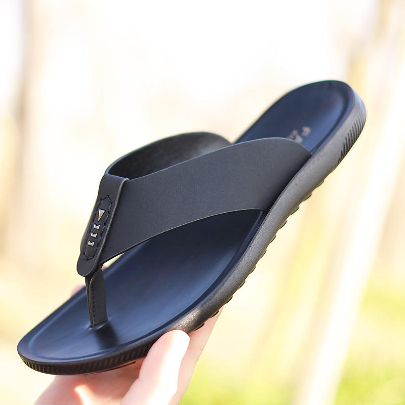 Pánske žabky, trendy letné 2025, nové módne protišmykové mládežnícke ležérne všestranné papuče, pánske plážové topánky