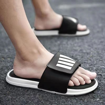 Jaunas vasaras čības vīriešiem, modernas, modernas un ērtas virsdrēbes, biezas zoles pāru pludmales apavi, mīkstas zoles slīpas kurpes