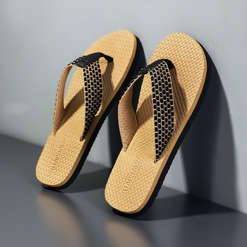 Pánske žabky cez hranice, leto 2025, nové módne, odolné proti opotrebovaniu, protišmykové, dezodoračné, ležérne, internetovo známe plážové topánky