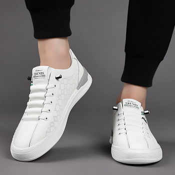 Νέα ανδρικά λευκά παπούτσια casual μόδας, καλοκαιρινά αναπνεύσιμα παπούτσια οδήγησης με πεντάλ, μια γενιά μαλλιών