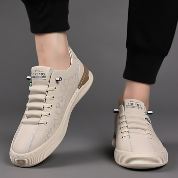 Νέα ανδρικά λευκά παπούτσια casual μόδας, καλοκαιρινά αναπνεύσιμα παπούτσια οδήγησης με πεντάλ, μια γενιά μαλλιών