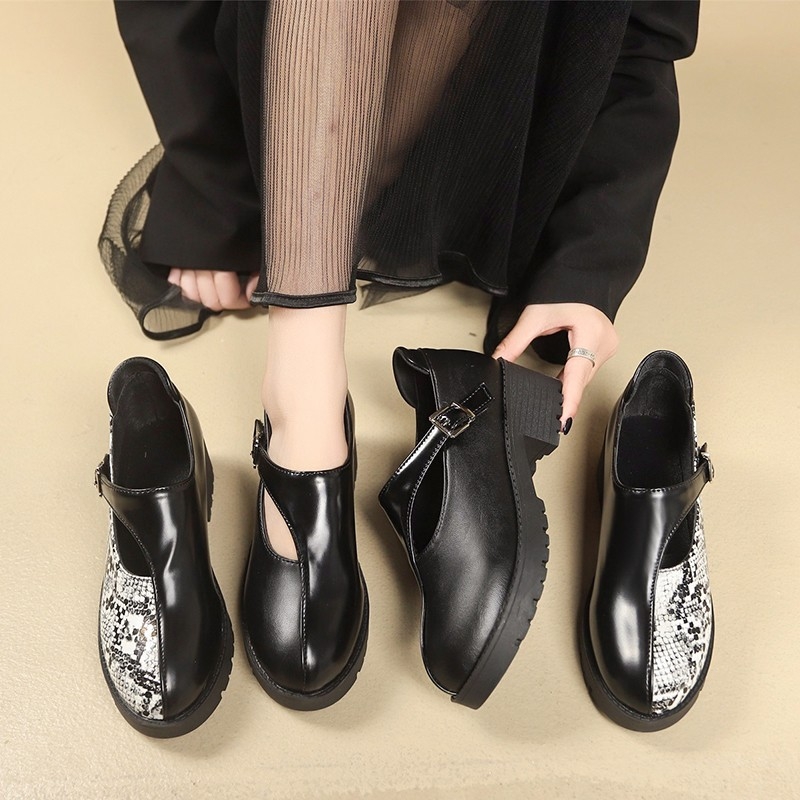 Zahraničný obchod plus size britské mokasíny 2025 jar a jeseň nový hadí vzor Joker hrubý podpätok trend retro malé kožené topánky