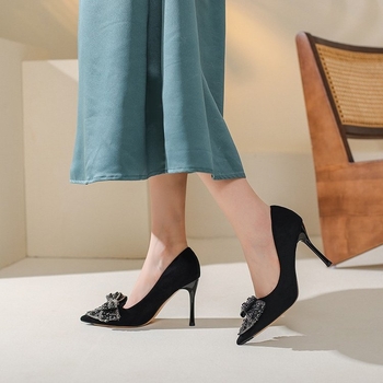 Tocuri înalte negre cu strasuri și fundă pentru femei, toc stiletto, vară nouă 2024, cu fustă, pantofi sexy cu temperament ascuțit