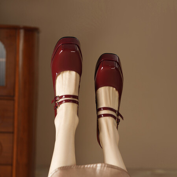 Γνήσια δερμάτινα κόκκινα ψηλοτάκουνα παπούτσια Mary Jane, γυναικεία 2024, νέα κόκκινα νυφικά παπούτσια με χοντρό τακούνι, αδιάβροχα παπούτσια πλατφόρμας και ρηχό στόμα