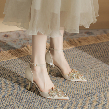 Jinqi CH8003-1 ženske cipele s zatvorenim prstima, šupljom petom, šiljaste, satenske, s jednim remenčićem, za proljeće i jesen 2024.