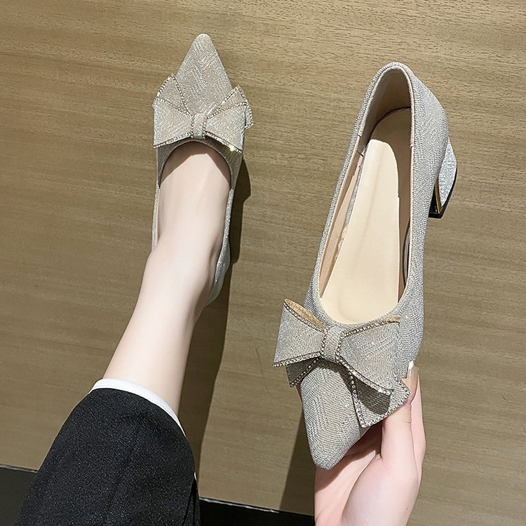 Nové jarné a jesenné topánky na vysokom podpätku s hrubým podpätkom z roku 2023, topánky na plochom podpätku so špicatou špičkou pre ženy, ploché topánky so stredným podpätkom, módne a všestranné