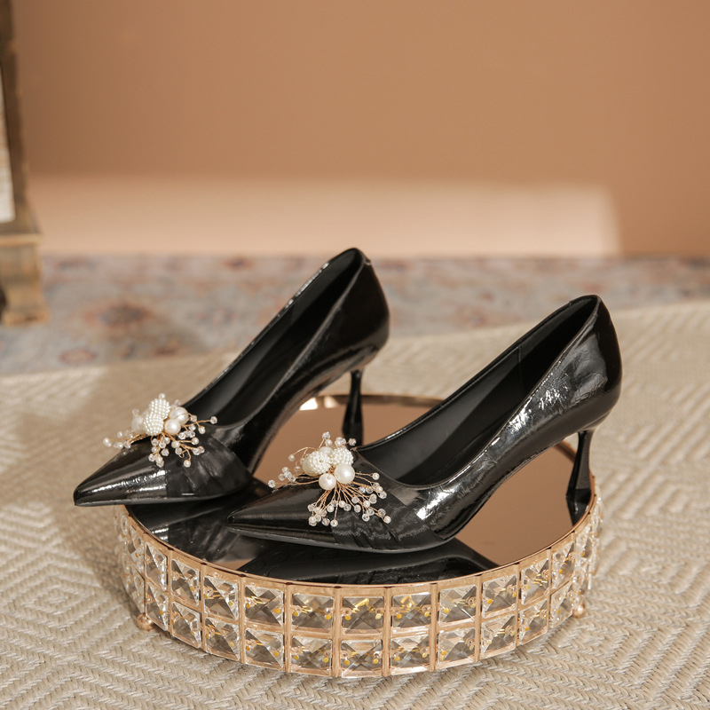 Dámske topánky na vysokých podpätkoch z pravej kože s perleťovou špicatou špičkou, bez ramienok, bez unavených nôh, bez unavených nôh