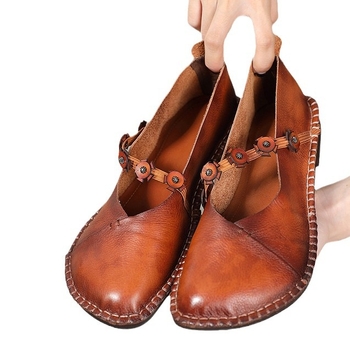 2024 Proljeće i ljeto Nove ženske cipele u retro etničkom stilu s mekim potplatom i mekom površinom, ležerne cipele od prave kože u Guangzhouu, veleprodaja ženskih cipela od prave kože