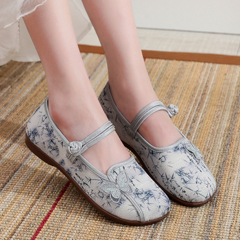 Nauji kiniško stiliaus medžiaginiai bateliai, Pekino etniniai, apvalios galvos, hanfu siuvinėti bateliai, antikvariniai, minkšto pado, vidutinio amžiaus moteriški bateliai.