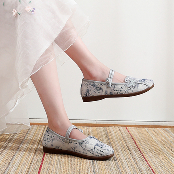 Nauji kiniško stiliaus medžiaginiai bateliai, Pekino etniniai, apvalios galvos, hanfu siuvinėti bateliai, antikvariniai, minkšto pado, vidutinio amžiaus moteriški bateliai.