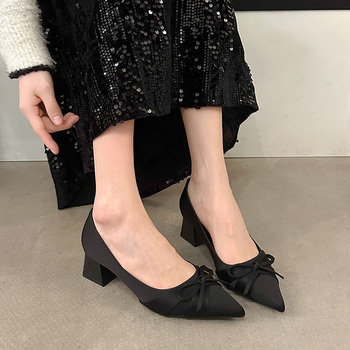 Τέλειο ψηλοτάκουνο παπούτσι με πεταλούδα και μυτερή μύτη, γυναικείο, άνοιξη 2025, νέο γαλλικό στυλ, άνετο, ελαφρύ, αναπνεύσιμο, ρηχό άνοιγμα, χοντρό τακούνι.