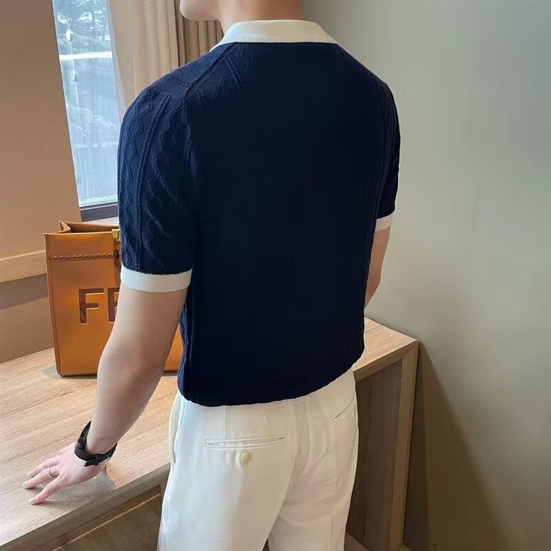 Ljetna prozračna talijanska polo majica s blokovima boja, lagana, zrela, moderna, muška, V-ovratnik, elastična žakard tekstura, uski kroj, pletena kratkih rukava