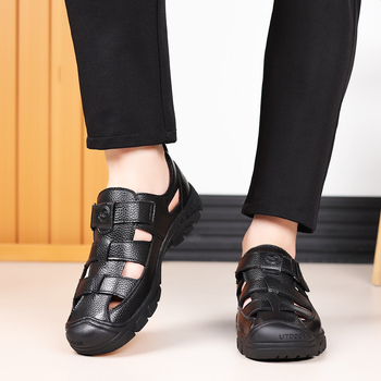 Νέα ανδρικά παπούτσια από μαλακό δέρμα με τρύπες για το καλοκαίρι του 2025, δερμάτινα σανδάλια για επαγγελματίες, με μαλακή σόλα και δερμάτινα παπούτσια με ανοιχτή μύτη για τον μπαμπά