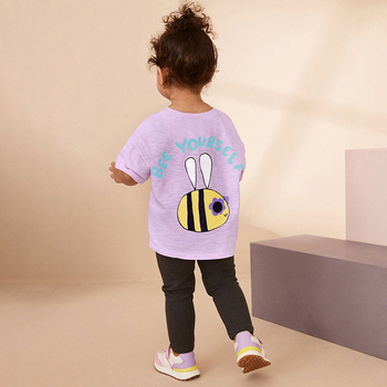 Παιδικό κοστούμι για κορίτσια με καλοκαιρινό στυλ, χαριτωμένο σετ δύο τεμαχίων για παιδιά, ευρωπαϊκού και αμερικανικού στιλ, με στρογγυλή λαιμόκοψη και κοντό μανίκι.