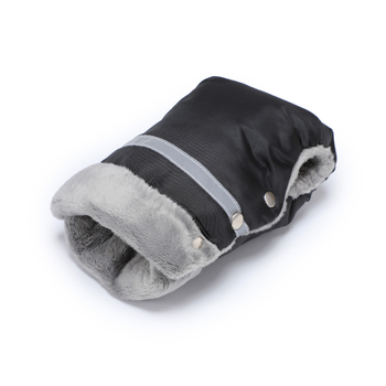 Helkurribaga kaheosaline pikendatud lapsevanker lumise ilmaga õues reisimiseks