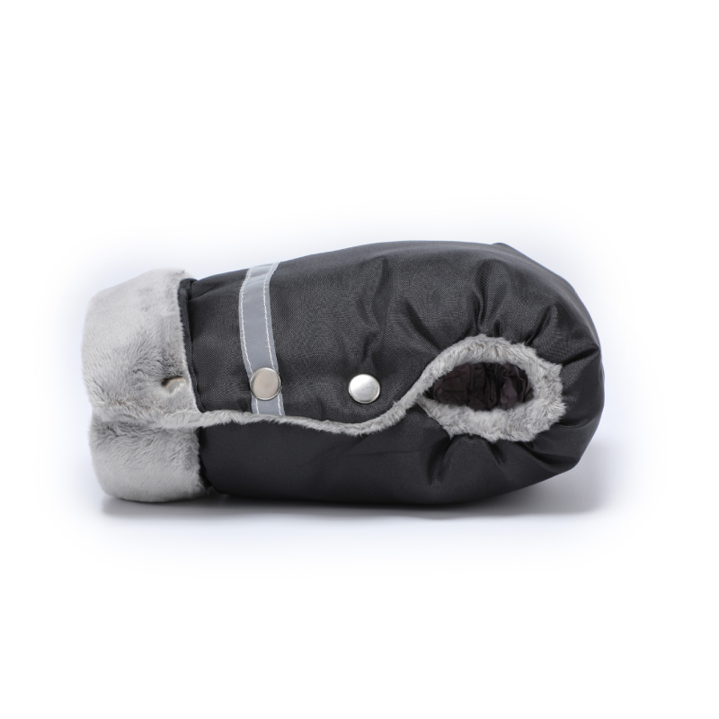 Helkurribaga kaheosaline pikendatud lapsevanker lumise ilmaga õues reisimiseks