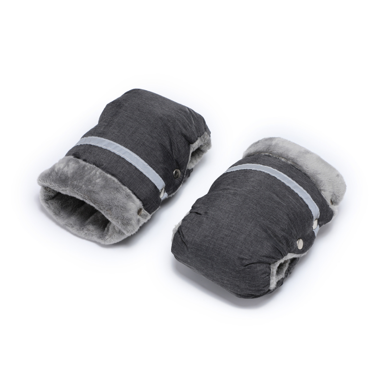 Helkurribaga kaheosaline pikendatud lapsevanker lumise ilmaga õues reisimiseks