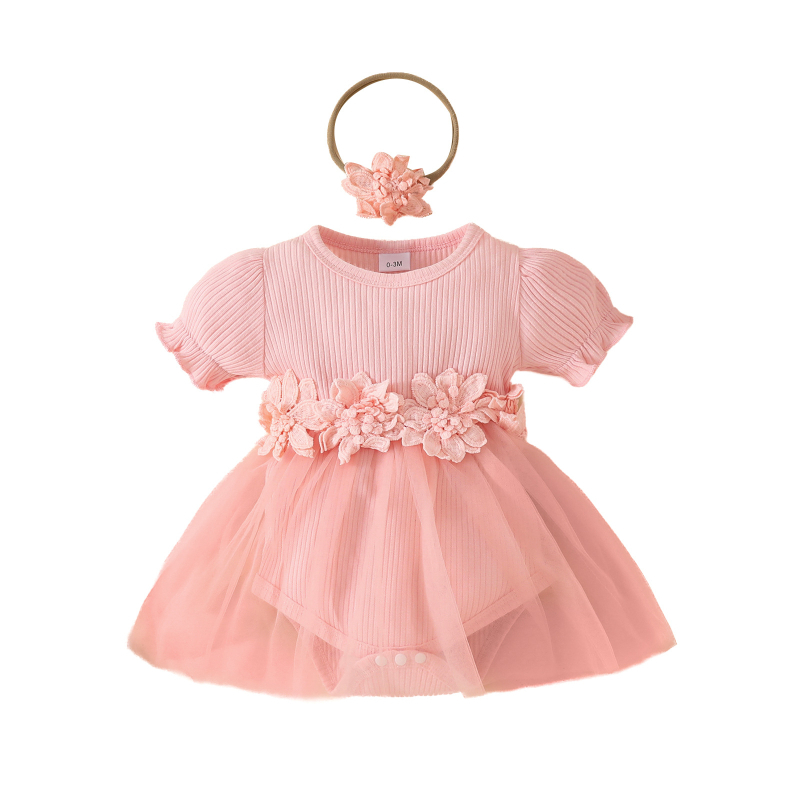 Letné 2025 Dievčenské voľnočasové lucerny s krátkym rukávom, trojuholníkové klobúčiky, sieťovaná sukňa, nálepka v páse, detské šaty