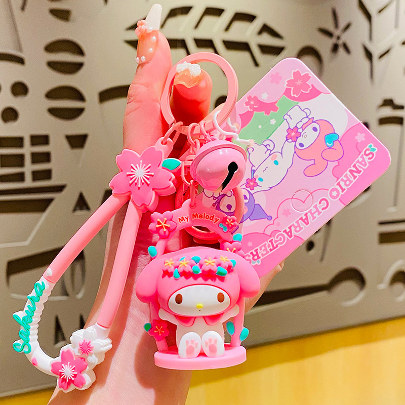 Radoša Sanrio šūpoles multfilmas izsmalcināta automašīnas atslēgu piekariņa sieviešu grāmatu somas kulons pārim maza dāvana vairumtirdzniecībā