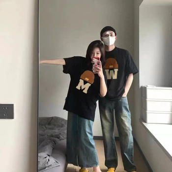 Letné kórejské tričko s krátkym rukávom, dámske voľné tričko, trendy americký štýl, dizajn, všestranný top pre páry, stredne dlhý top s okrúhlym výstrihom