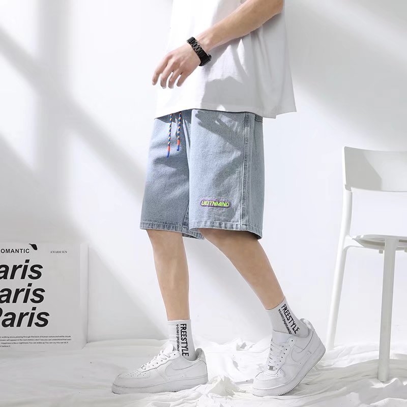 Ljetne traperice za muškarce 2022., nove modne, zgodne, široke ravne kratke hlače, muške ležerne kratke hlače u korejskom stilu