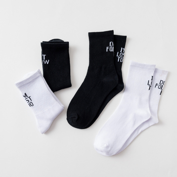 Три кленови листа Карикатура Карикатура трансгранични чорапи персонализирани памучни чорапи нови Iron Man модни памучни чорапи до средата на прасеца европейска и американска мода