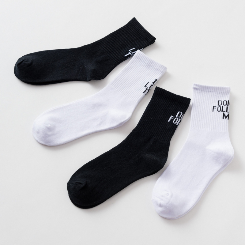 Три кленови листа Карикатура Карикатура трансгранични чорапи персонализирани памучни чорапи нови Iron Man модни памучни чорапи до средата на прасеца европейска и американска мода