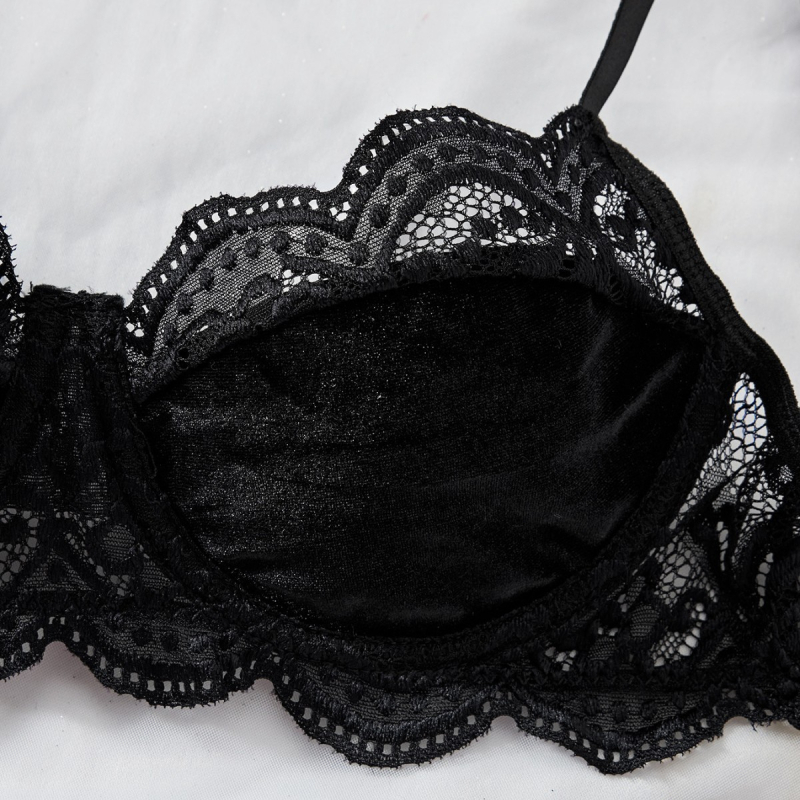 Amazon AliExpress Jesenná a zimná zamatová čipkovaná spodná bielizeň s push-up efektom a dvojitým strihom