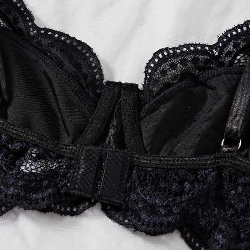 Amazon AliExpress Jesenná a zimná zamatová čipkovaná spodná bielizeň s push-up efektom a dvojitým strihom