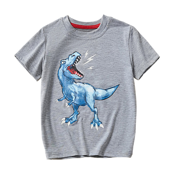Európske a americké detské oblečenie Chlapčenské topy 2025 Letné nové chlapčenské potlačené sivé tričká s krátkym rukávom a kreslenými motívmi, veľkoobchodná výroba