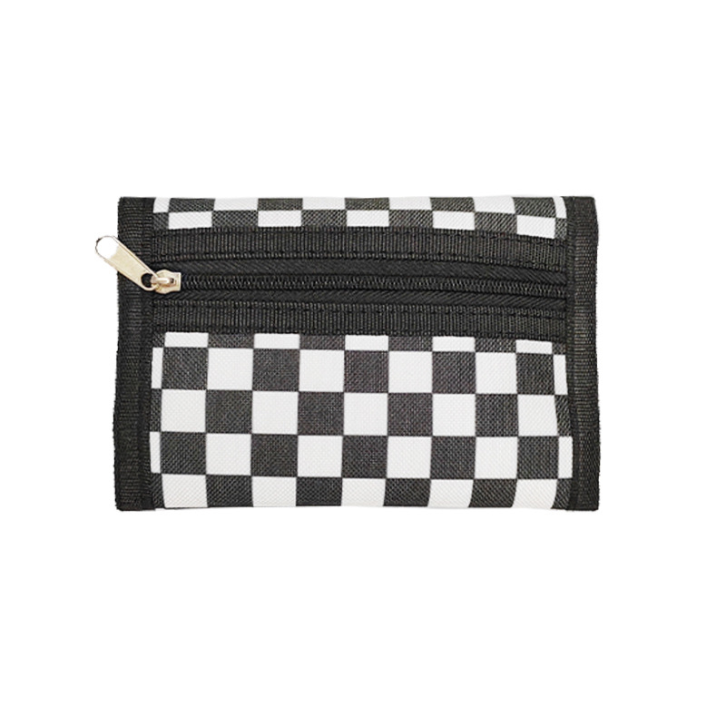 Výrobcovia dodávajú pánsku peňaženku s trojnásobnou šachovnicovou potlačou, polyesterovú kockovanú peňaženku s viacerými kartami