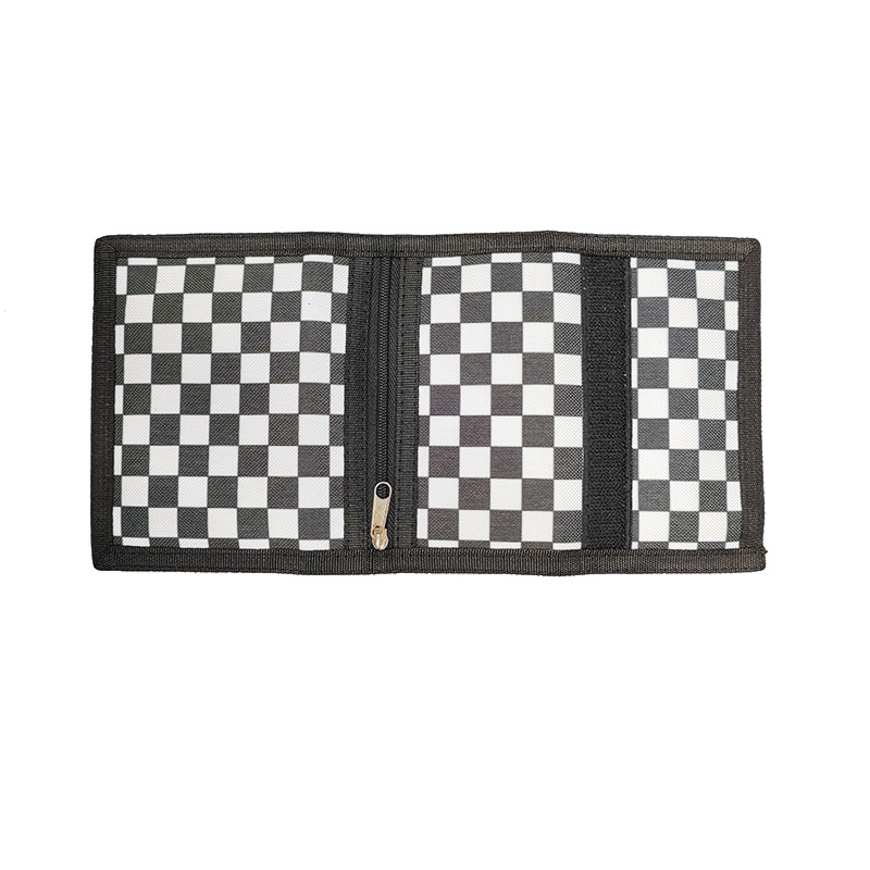 Výrobcovia dodávajú pánsku peňaženku s trojnásobnou šachovnicovou potlačou, polyesterovú kockovanú peňaženku s viacerými kartami