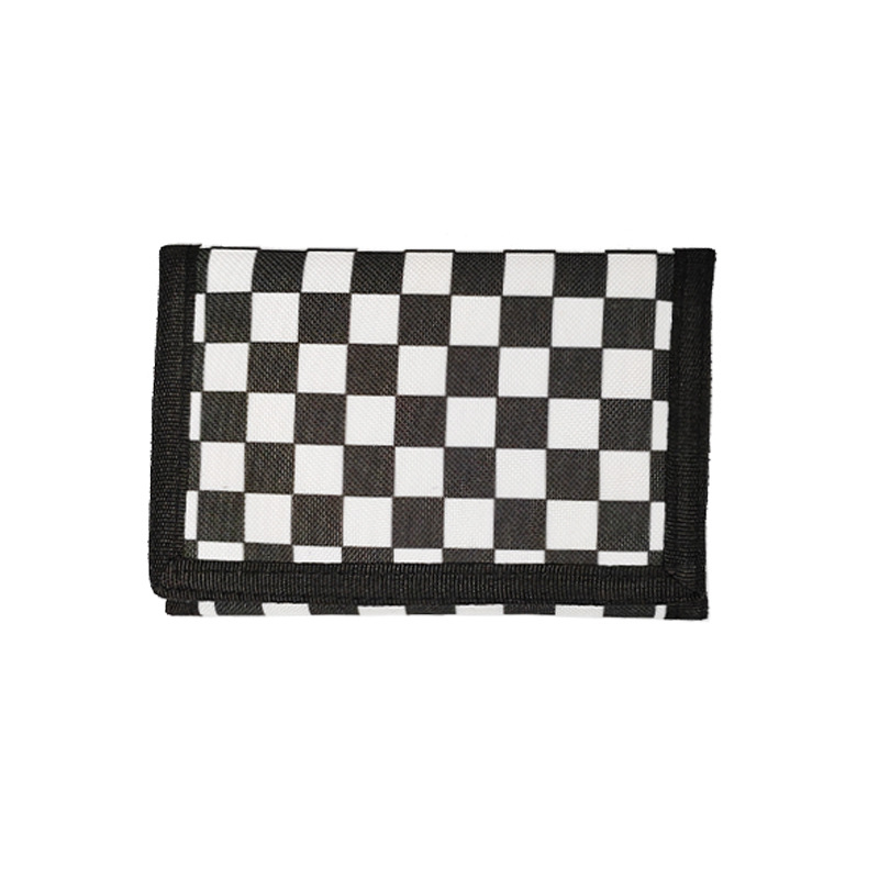 Výrobcovia dodávajú pánsku peňaženku s trojnásobnou šachovnicovou potlačou, polyesterovú kockovanú peňaženku s viacerými kartami